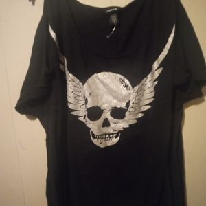 Torrid cold shoulder shirt glitter skull (3I35)